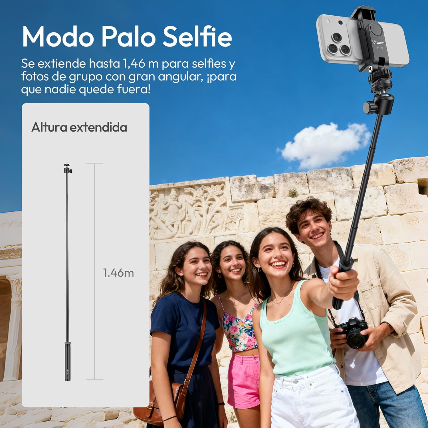 Cuatro jóvenes se toman una selfie con un palo selfie extensible al aire libre frente a ruinas antiguas.
