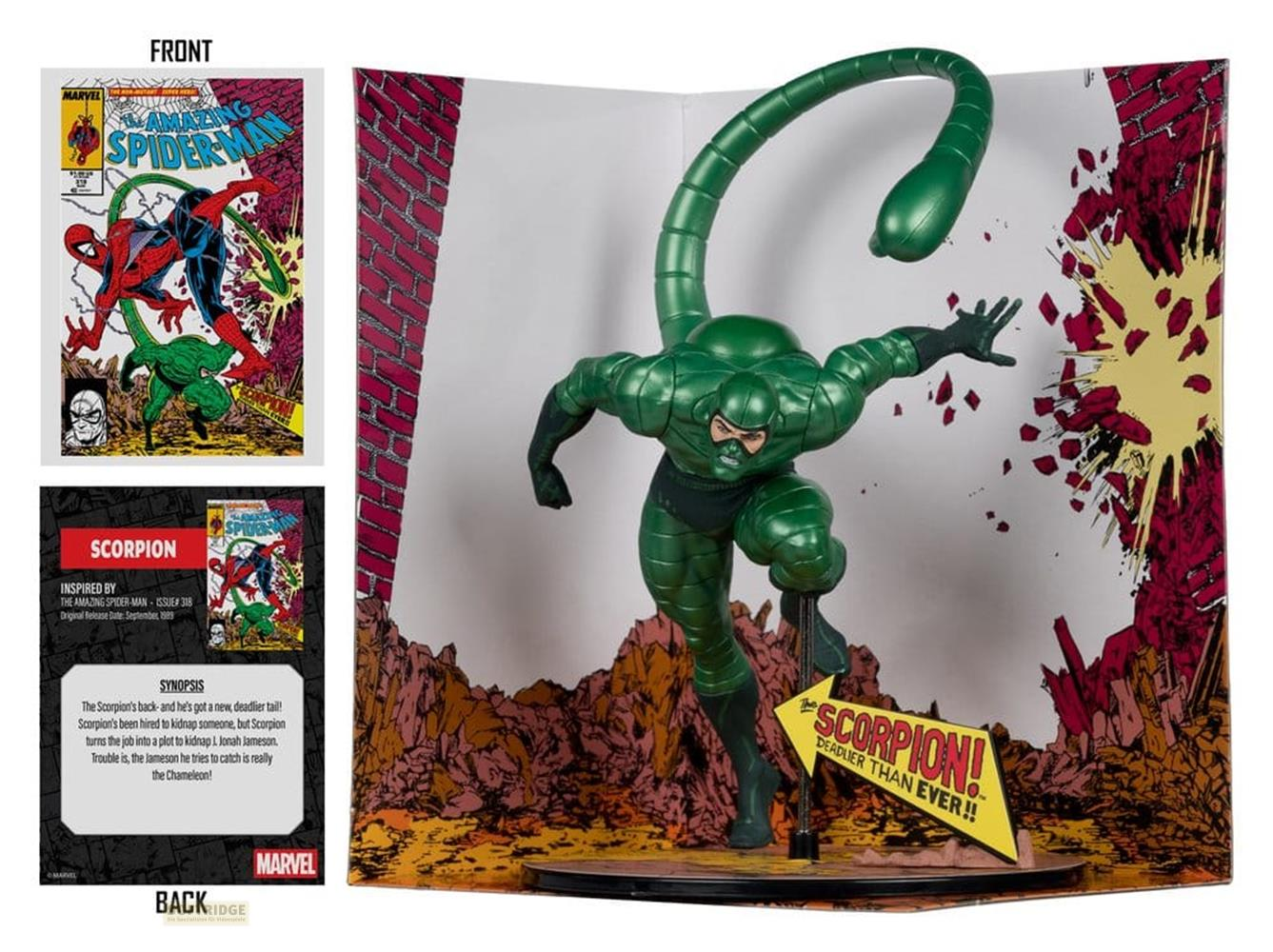 Eine grüne Scorpion-Figur mit einem langen Schwanz, die auf einem Diorama steht.