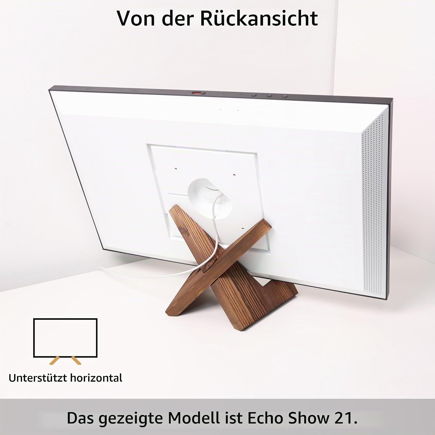 Rückseite eines weißen Echo Show 21 mit Holzständer und Kabel.