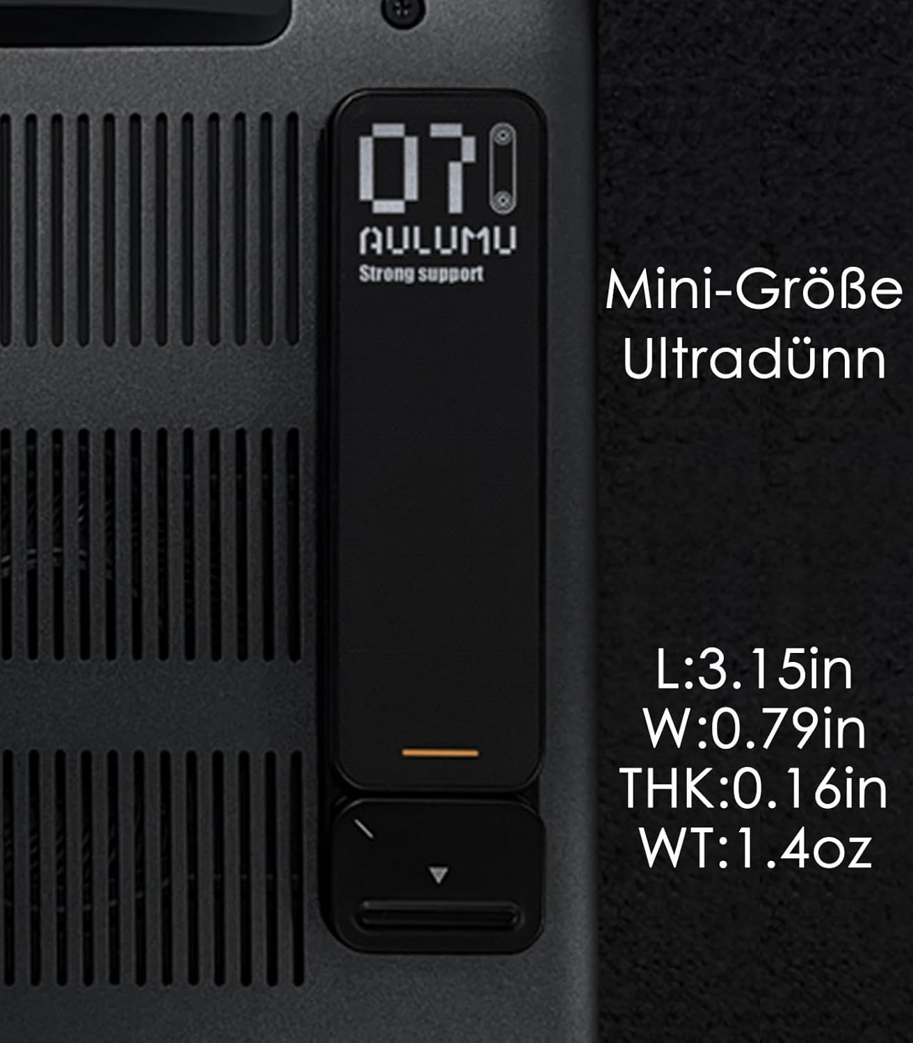 Ein schwarzes Objekt mit Lüftungsschlitzen und Text. Maße: L:3.15in, W:0.79in, THK:0.16in, WT:1.4oz