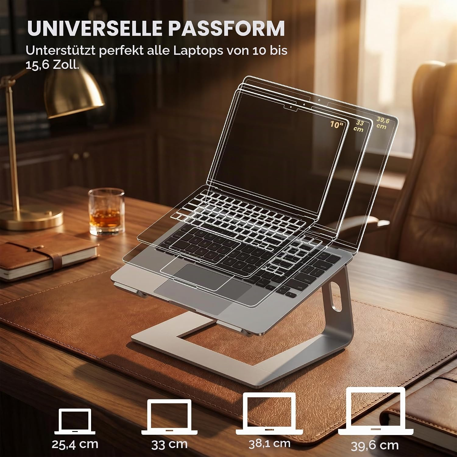 Laptopständer mit Größenangaben in cm und Zoll auf einem Schreibtisch.