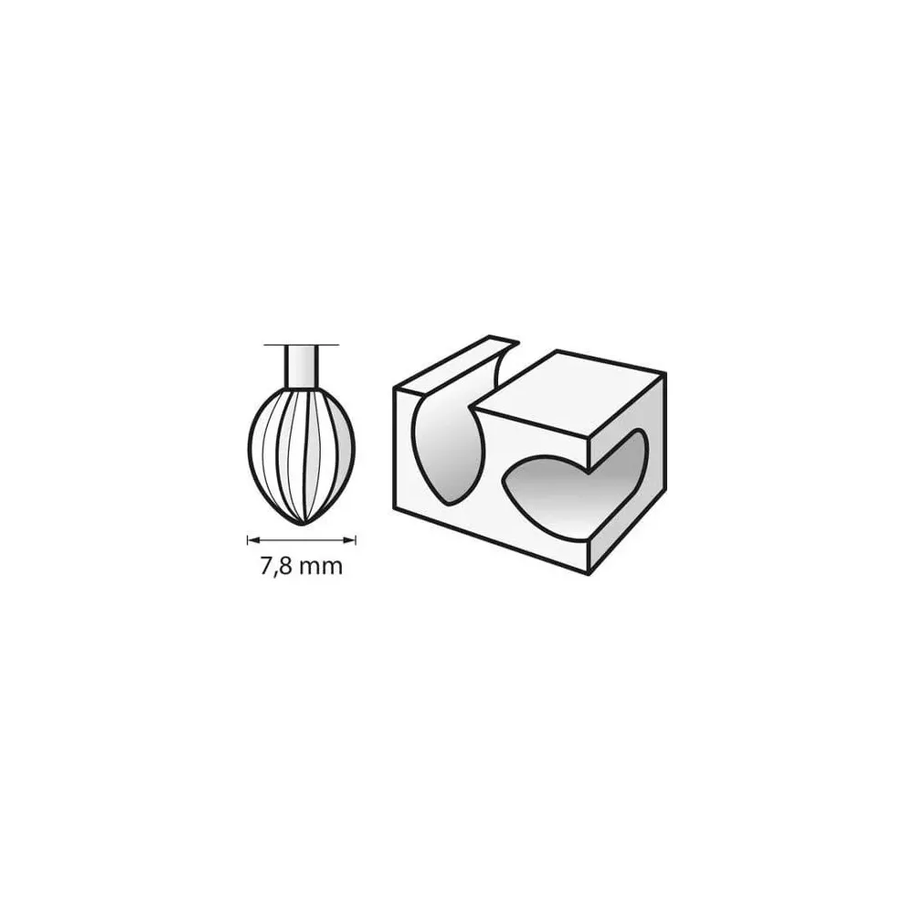 Zeichnung von zwei Objekten: eine ovale Form und ein Würfel mit Ausschnitten. 7,8 mm wird angezeigt.