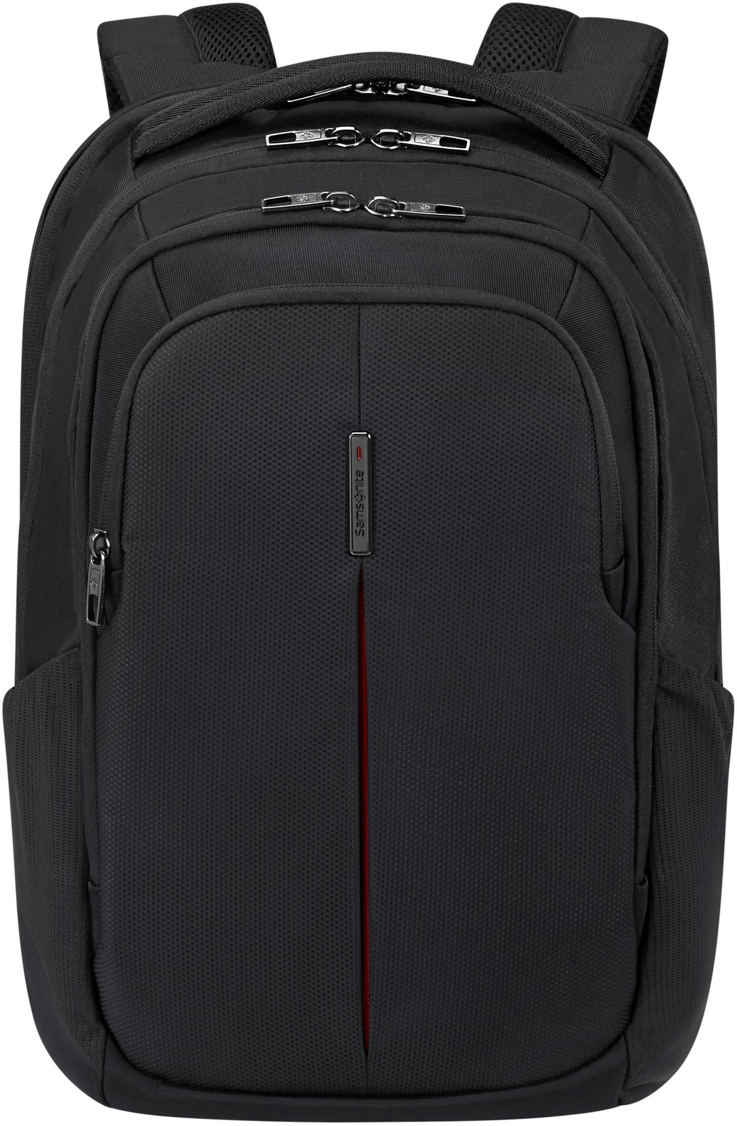 Ön tarafında ince bir kırmızı dikey detay ve çok sayıda fermuarlı bölme bulunan siyah bir Samsonite sırt çantası.