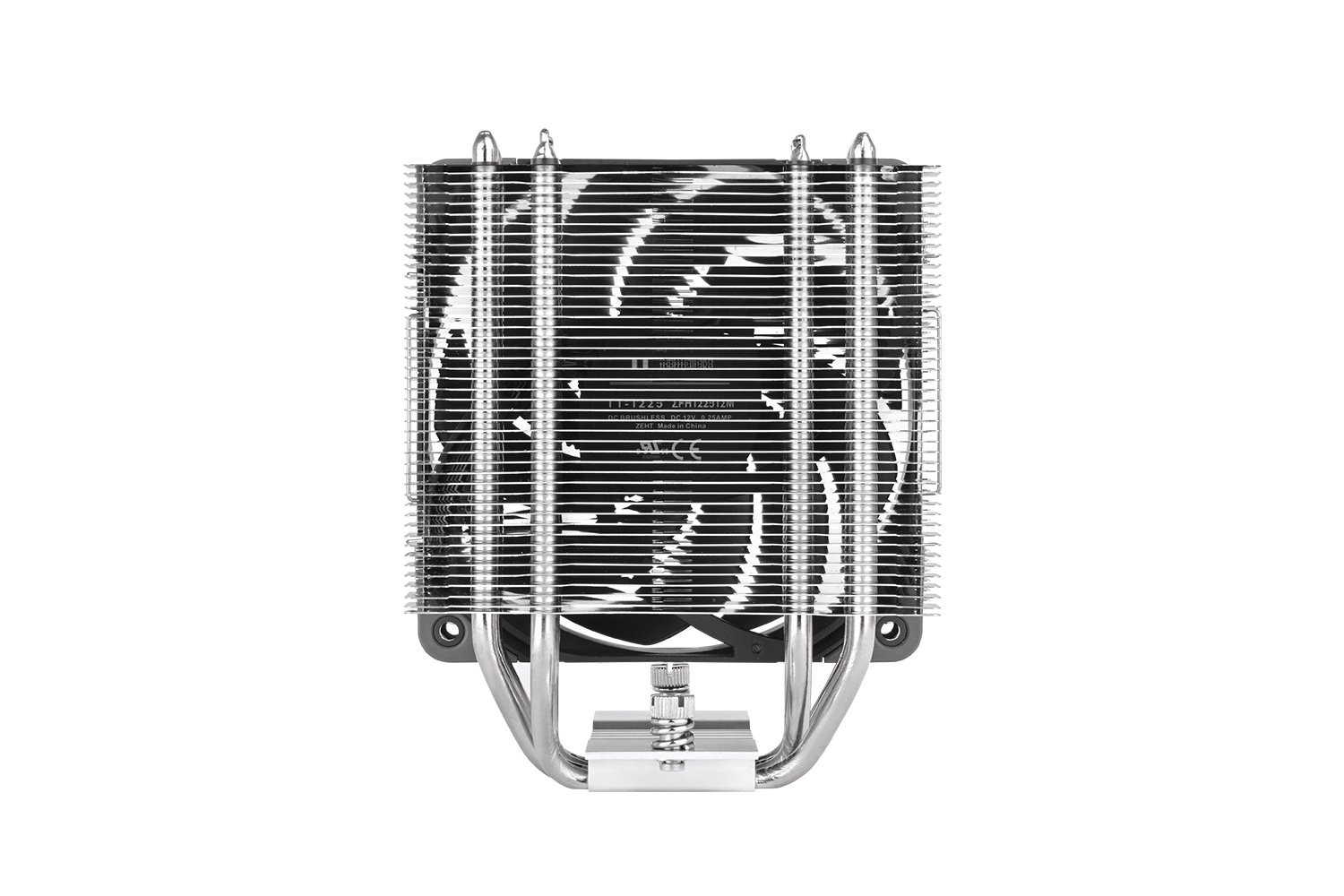 Ein CPU-Kühler mit silbernen Kühlrippen, Heatpipes und einem integrierten schwarzen Lüfter vor weißem Hintergrund.