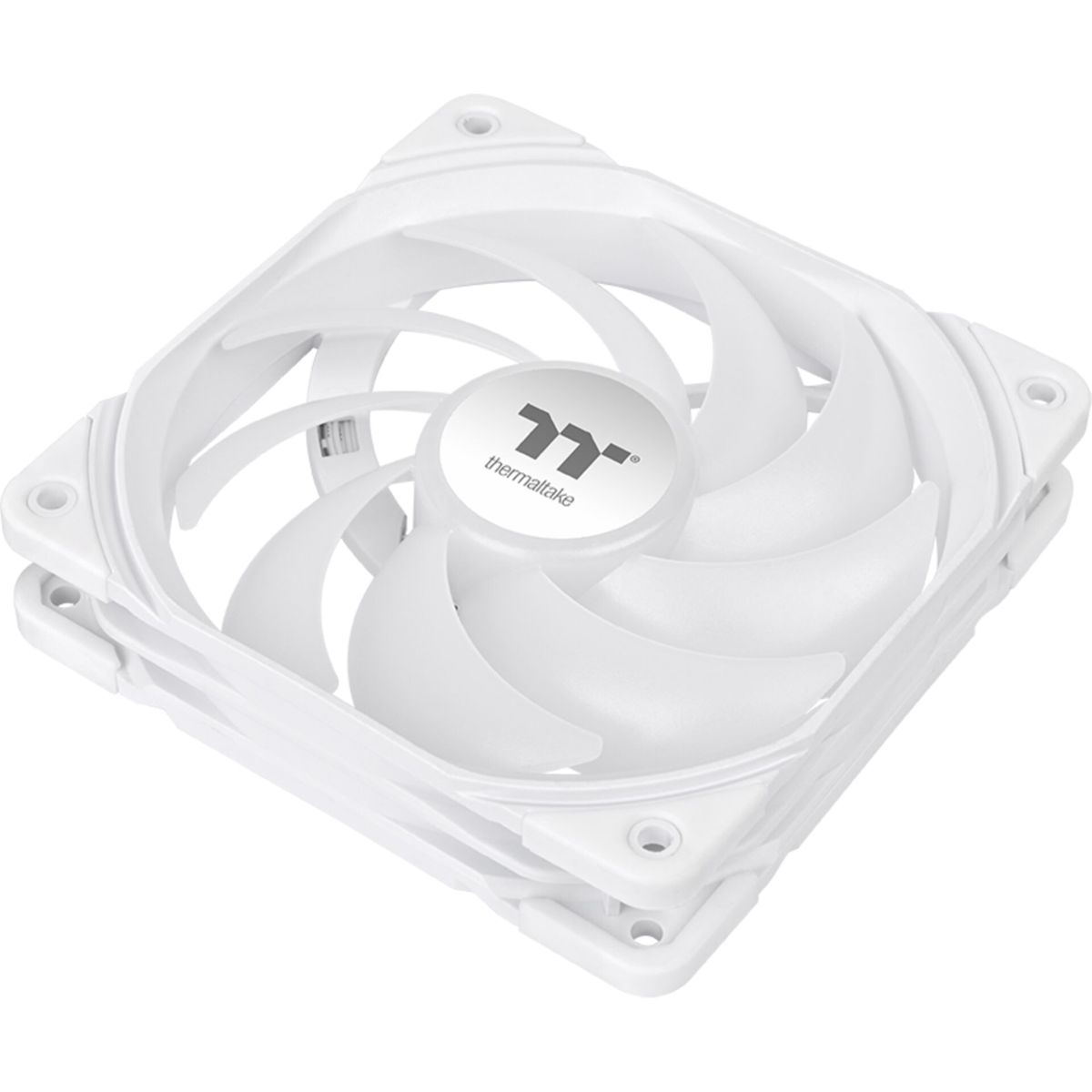 Ein weißer Thermaltake-PC-Lüfter mit neun gebogenen Blättern auf weißem Hintergrund.