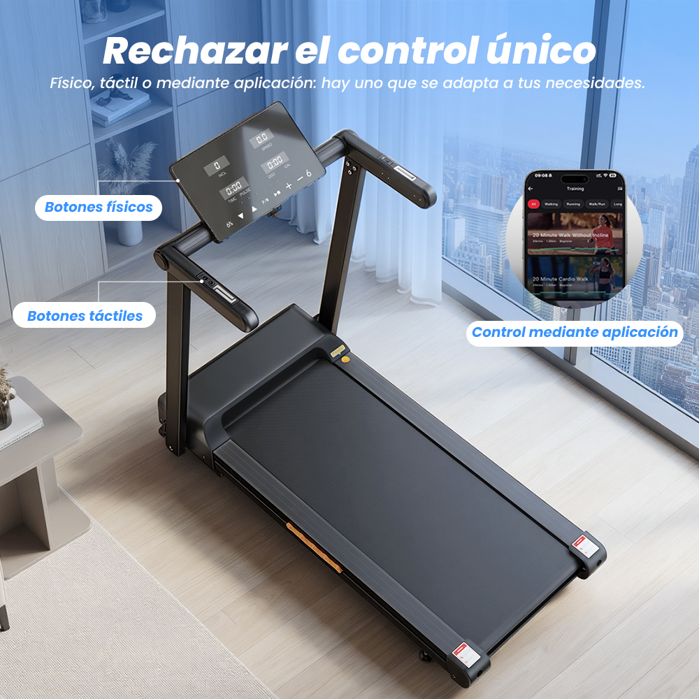 Una caminadora negra se encuentra junto a una ventana grande, con consola digital y control por app.