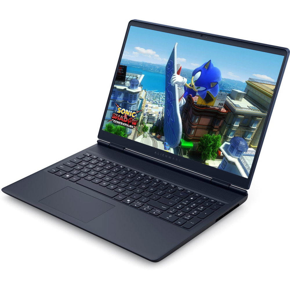 Czarny laptop wyświetla na ekranie Sonika the Hedgehog na tle nadmorskiego miasta.