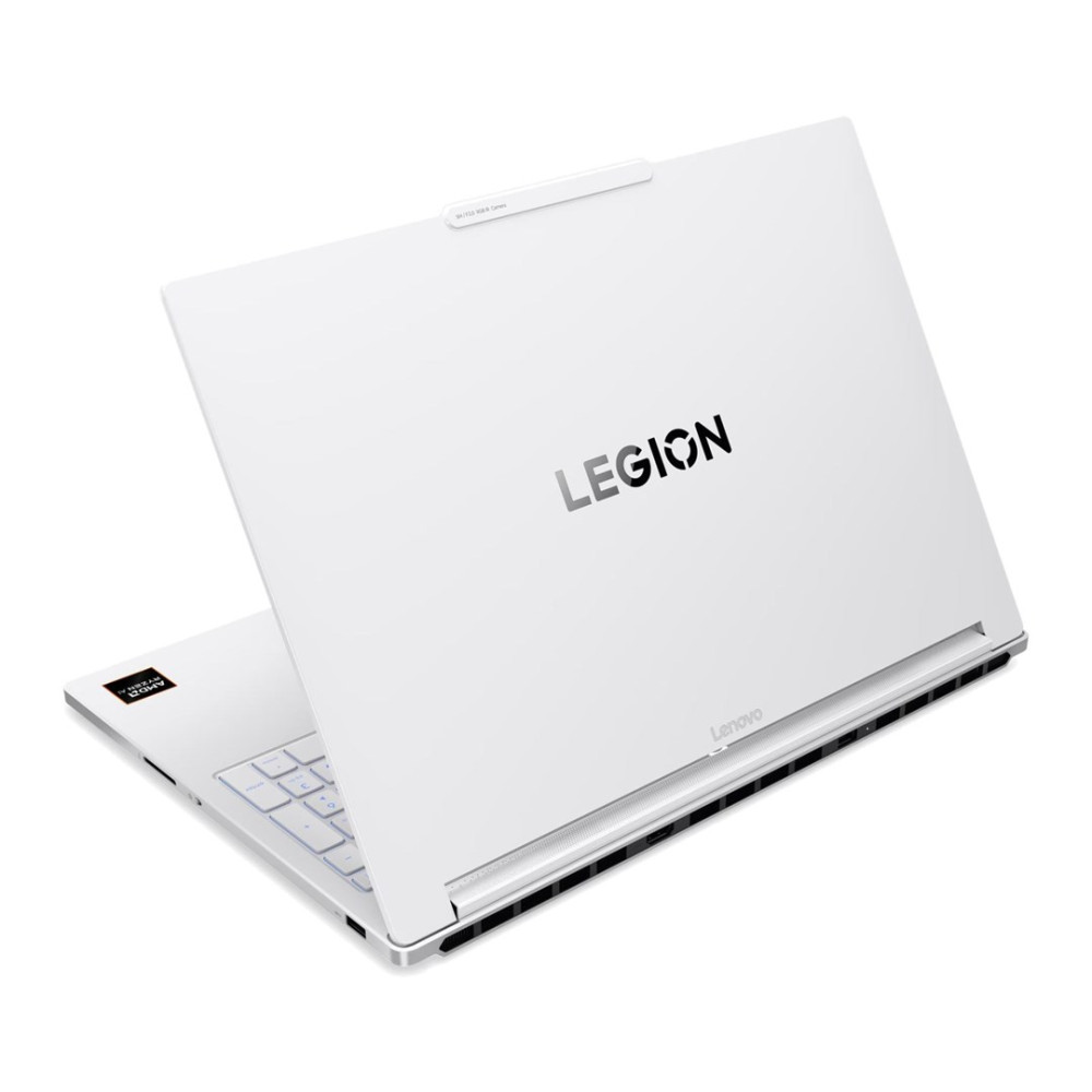 Biały laptop dla graczy Lenovo Legion widziany z tyłu na białym tle.