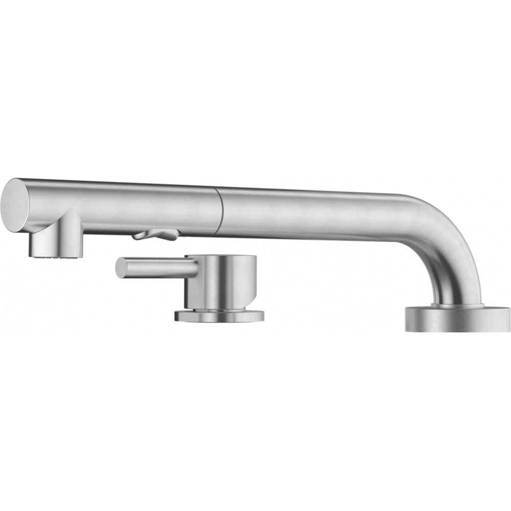 Beyaz arka planda ayrı bir kola sahip modern fırçalanmış metal evye bataryası.