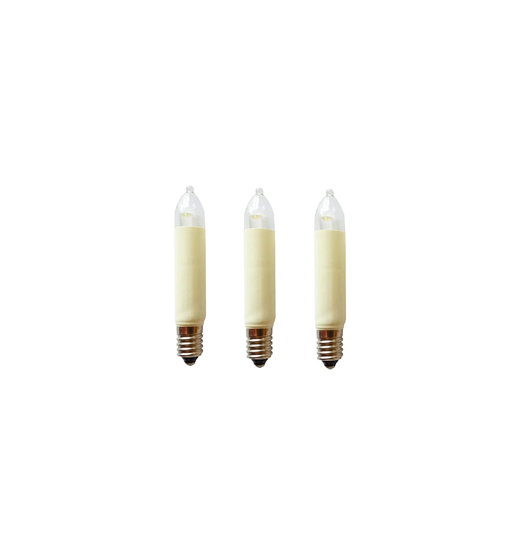 Drei kleine, schlanke LED-Kerzenlampen mit Schraubsockel auf weißem Hintergrund.