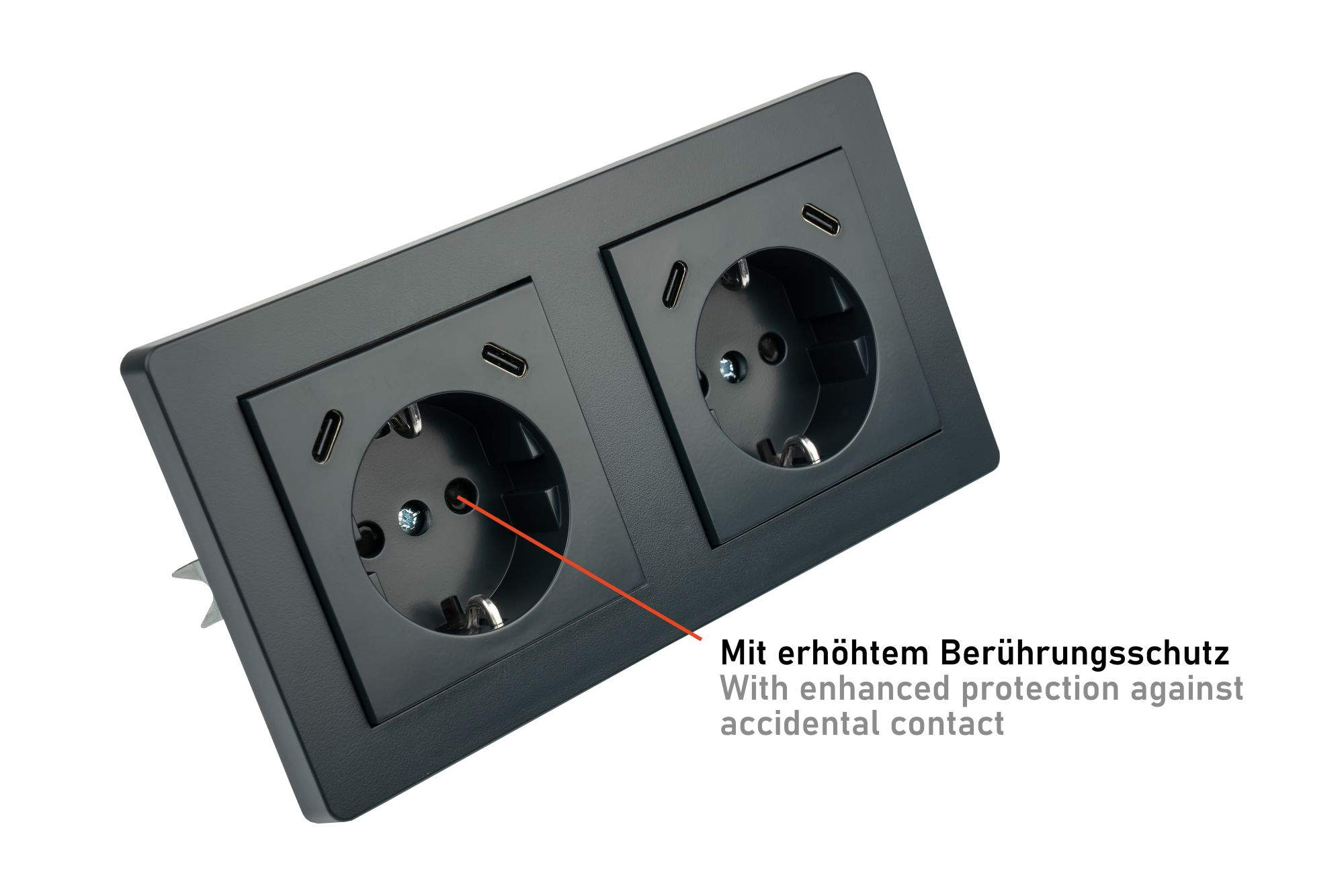 Dunkle Doppelsteckdose mit USB-Anschlüssen und integriertem erhöhtem Berührungsschutz auf weihem Hintergrund.
