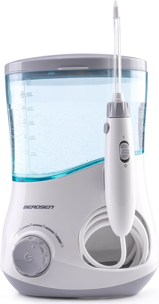 Ein weißer und grauer elektrischer Munddusche mit großem Wassertank, Griff und Drehregler auf weißem Hintergrund.