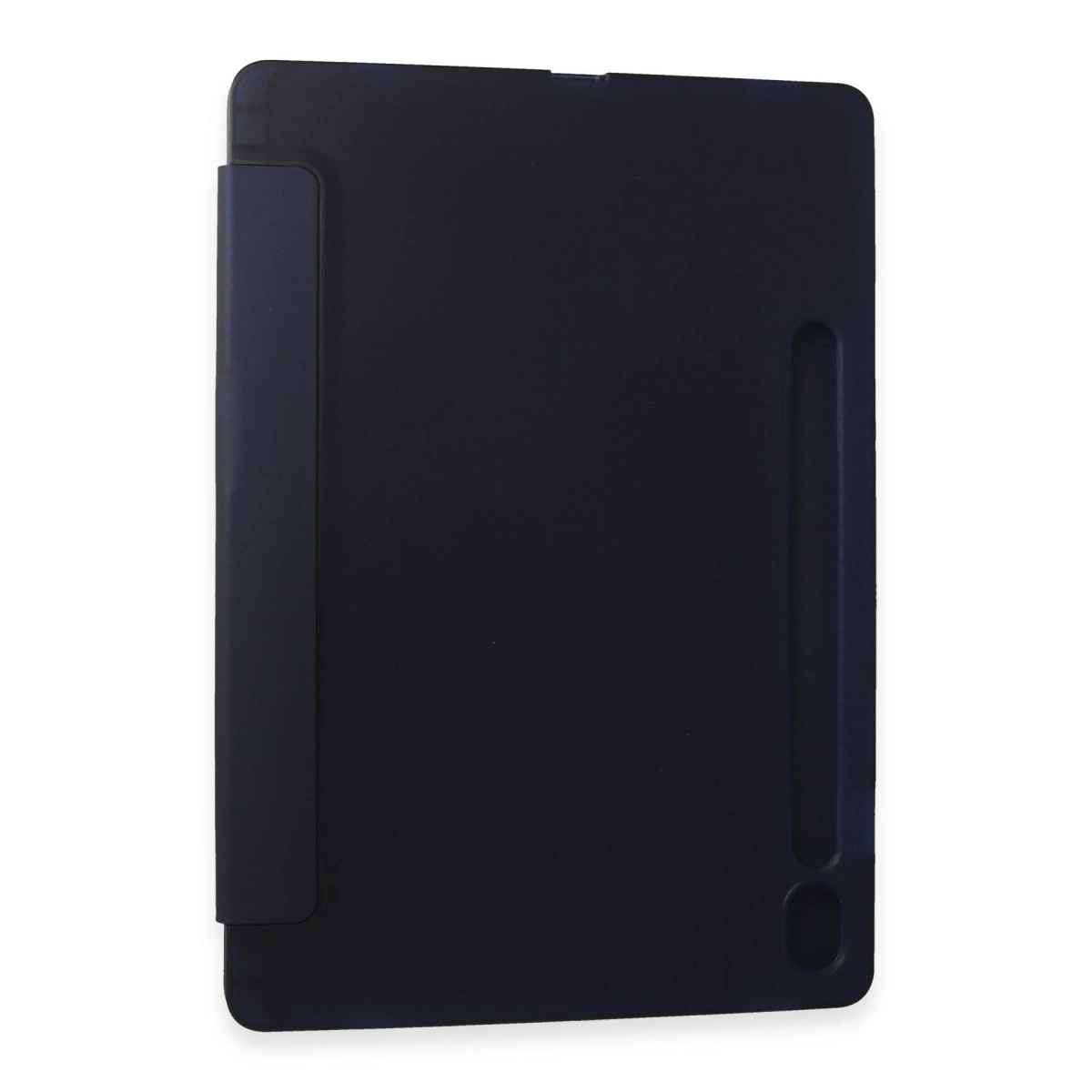 Beyaz arka planda entegre kalem tutucusuna sahip kapalı siyah tablet kılıfı.