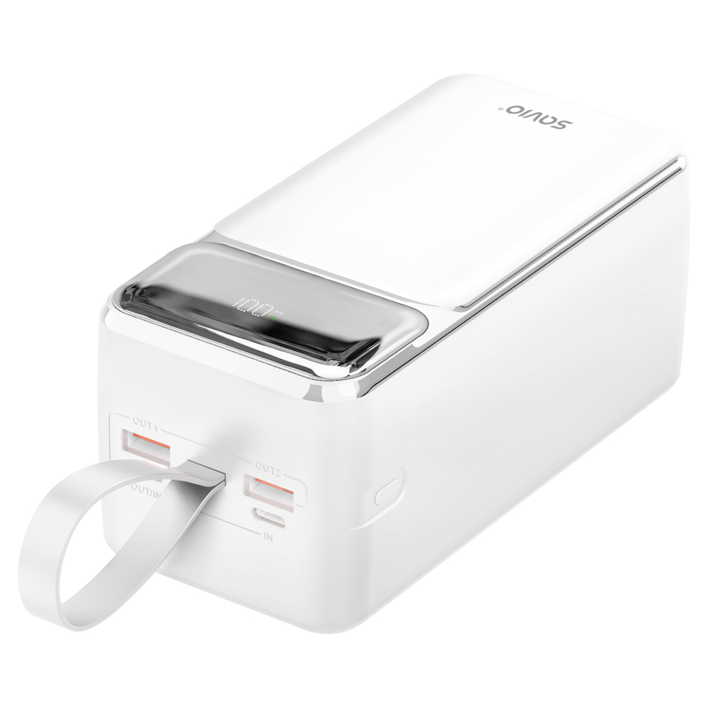Biały powerbank z cyfrowym wyświetlaczem, portami USB i szarym paskiem do przenoszenia na białym tle.