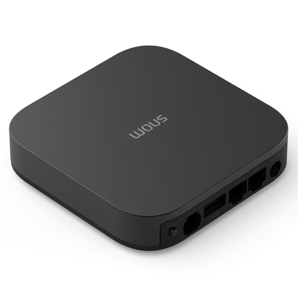 Un router di rete Snom nero e quadrato con angoli arrotondati e varie porte di connessione sul pannello posteriore.