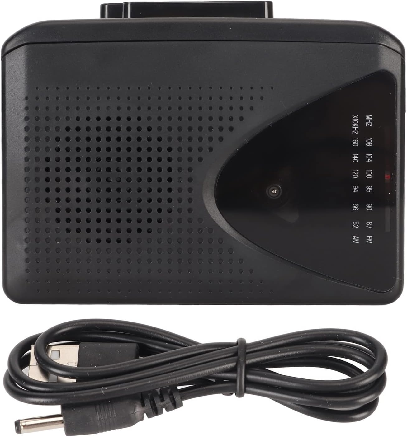 Ein schwarzes elektronisches Gerät mit Lochmuster und Frequenzanzeige, daneben ein aufgerolltes schwarzes USB-Kabel.