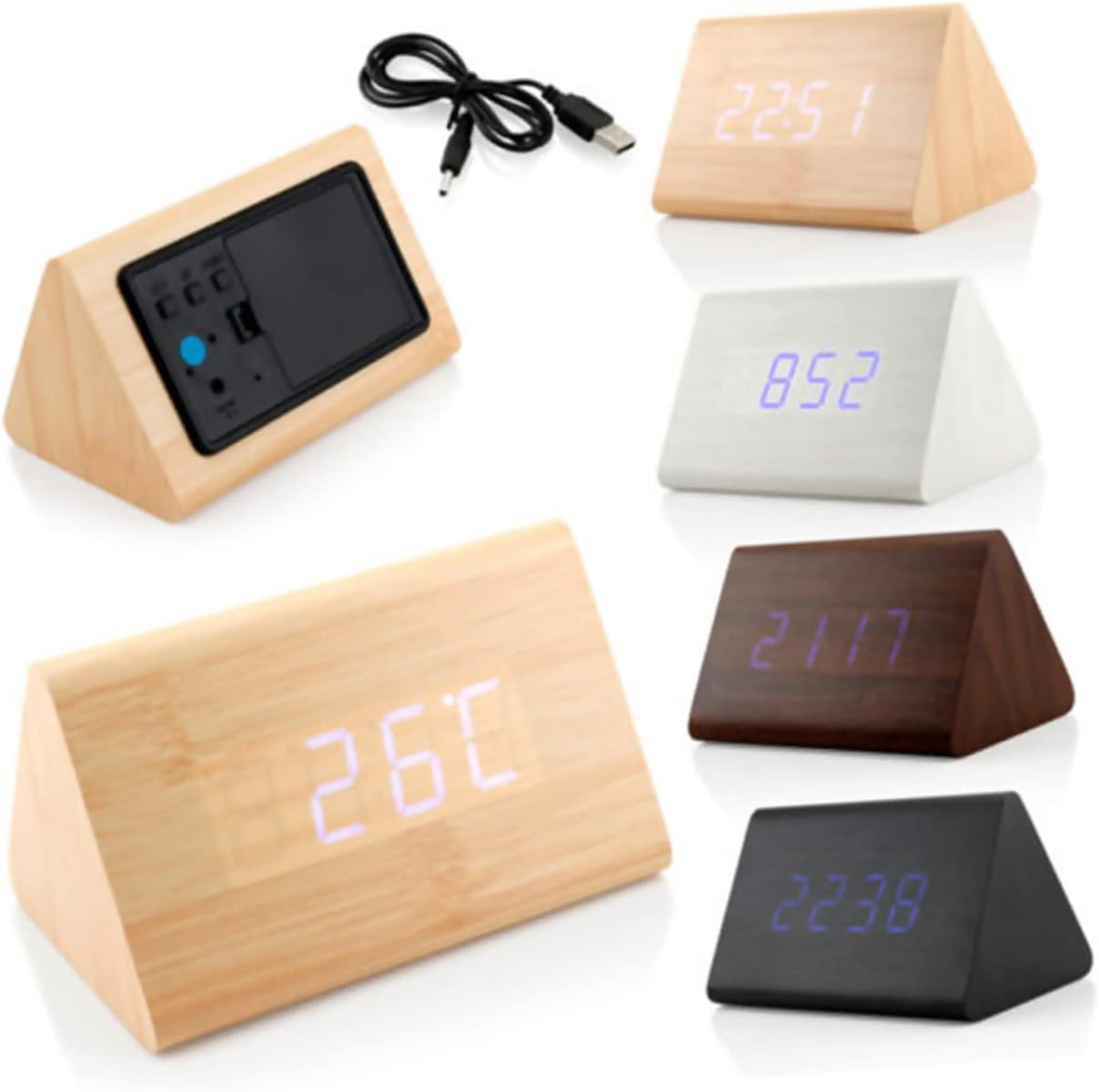Dreieckige Holzwecker mit digitaler LED-Anzeige und USB-Kabel in verschiedenen Farben.