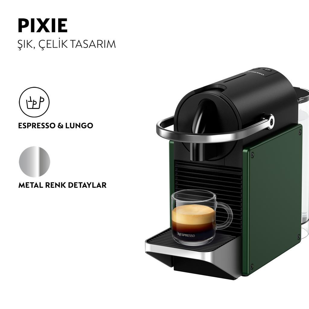 Damla tepsisinde bir bardak espresso bulunan yeşil Nespresso Pixie kahve makinesi.