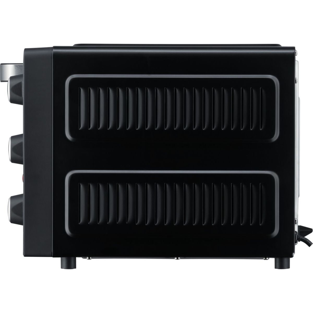 Vista laterale di un mini forno nero con feritoie di ventilazione e manopole a sinistra su sfondo bianco.