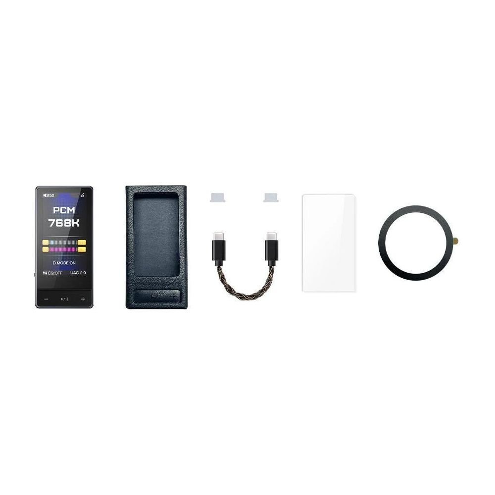 Un reproductor de audio portátil, funda, cable USB, protector de pantalla y anillo sobre un fondo blanco.