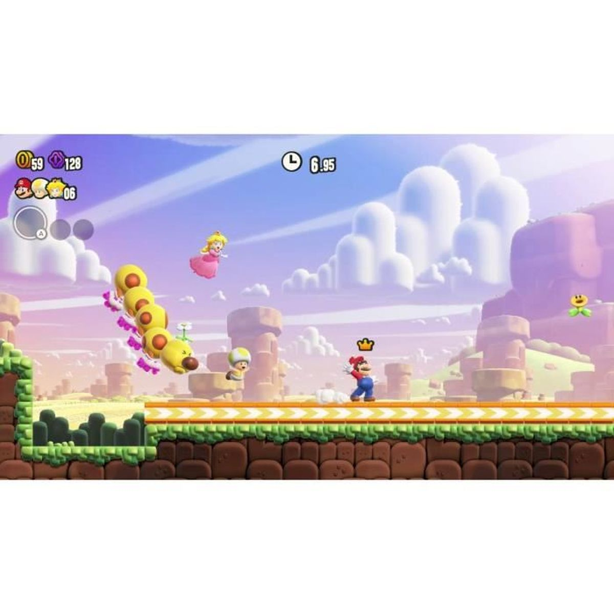 Mario, Toad e la Principessa Peach corrono su una piattaforma in un colorato mondo di gioco con nuvole.