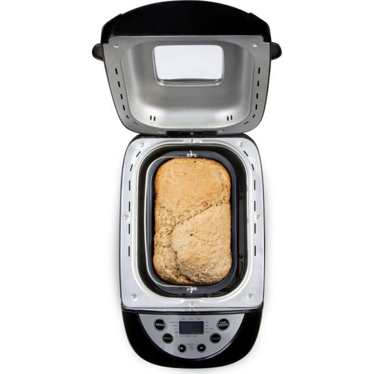 Ein offener, schwarzer Brotbackautomat von oben fotografiert, mit einem fertigen Laib Brot im inneren Behälter.