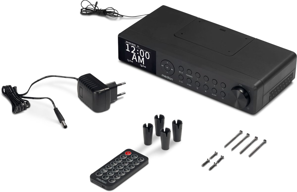 Radio da cucina nera sottopensile con alimentatore, telecomando, quattro supporti e sei viti.