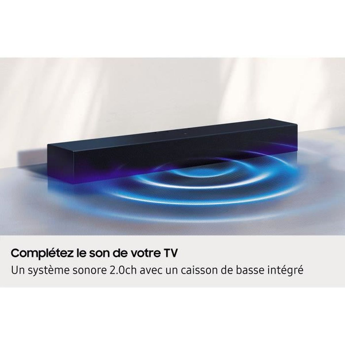 Schwarze Soundbar mit blauen Schallwellen-Effekten auf einer Oberfläche, darunter französischer Text.