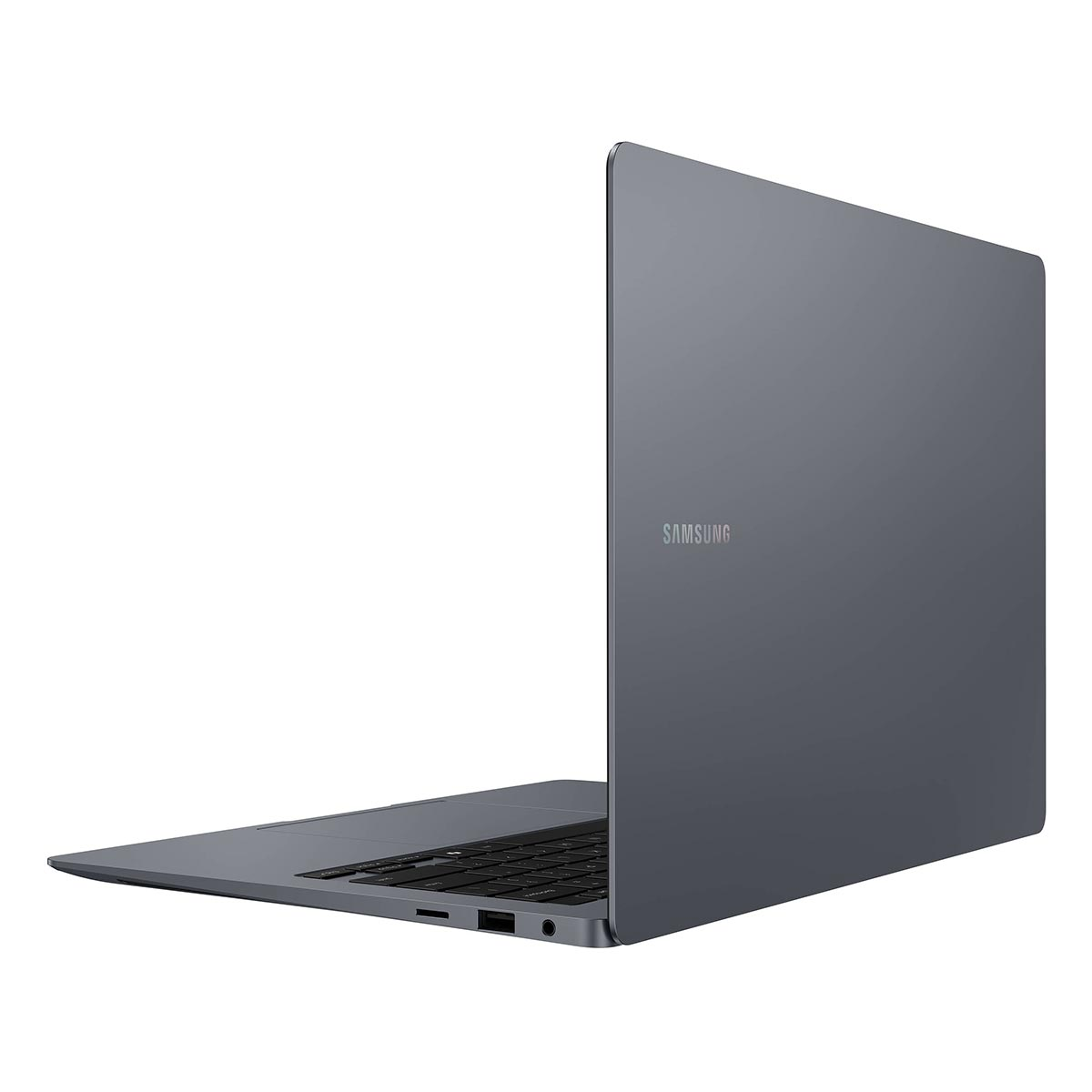 Szary laptop Samsung otwarty na białym tle, widoczny z boku.