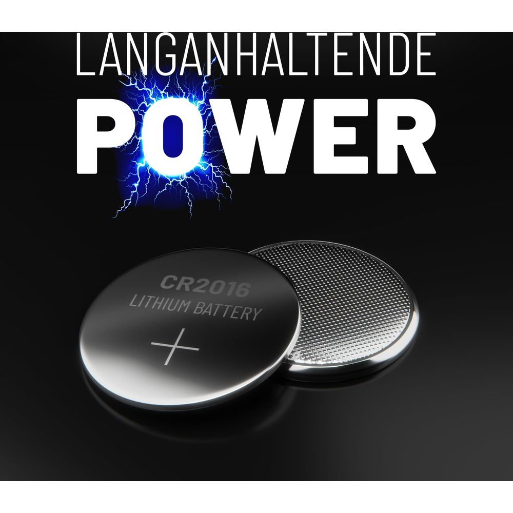 Due batterie a bottone al litio CR2016 su sfondo nero con scintille elettriche blu e testo.
