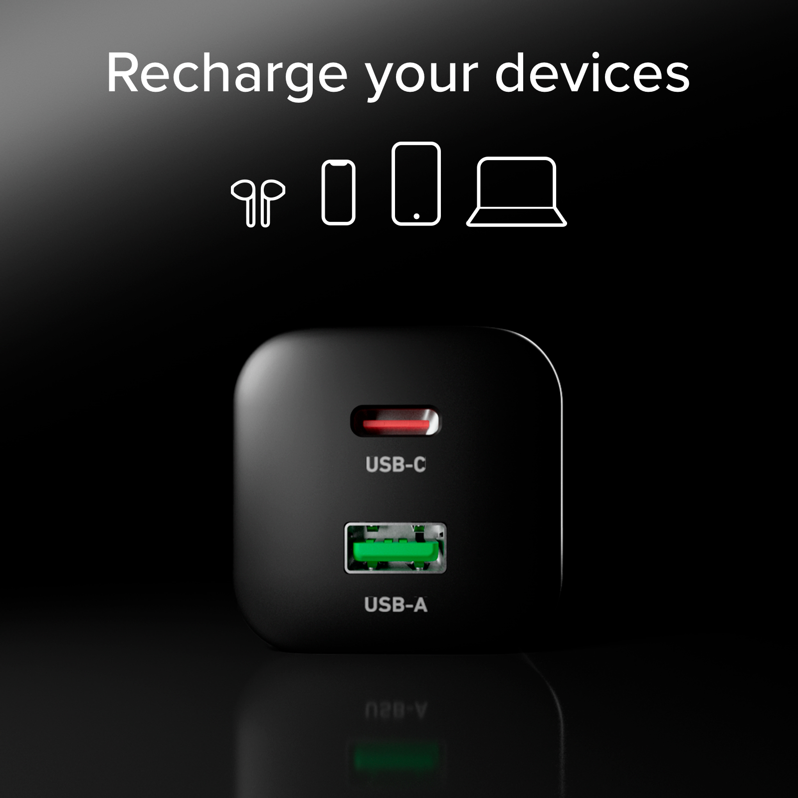 Un cargador USB negro con un puerto USB-C y uno USB-A, con texto e iconos de dispositivos arriba.