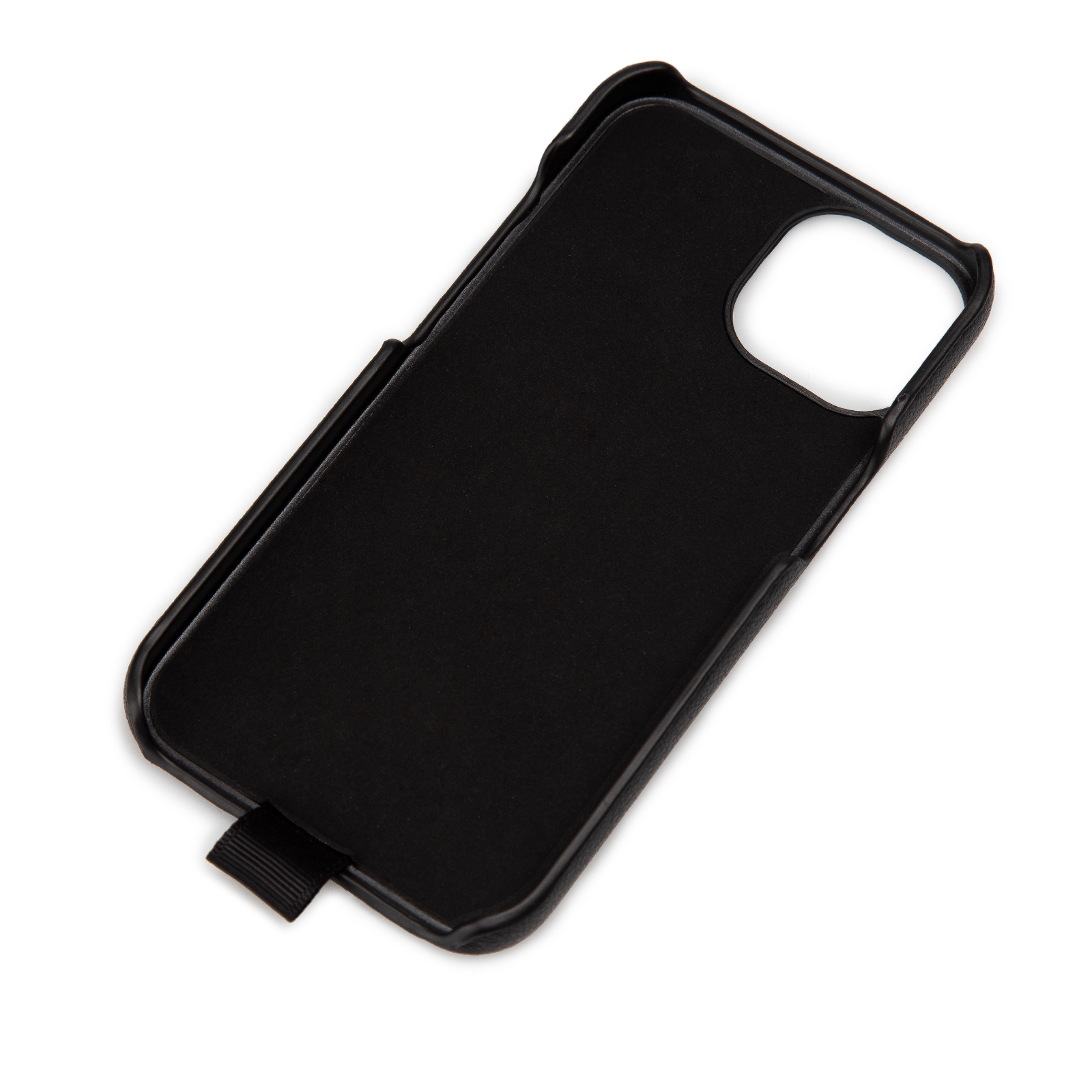 Una funda negra para smartphone con forro interior suave y una pequeña lengüeta abajo sobre fondo blanco.