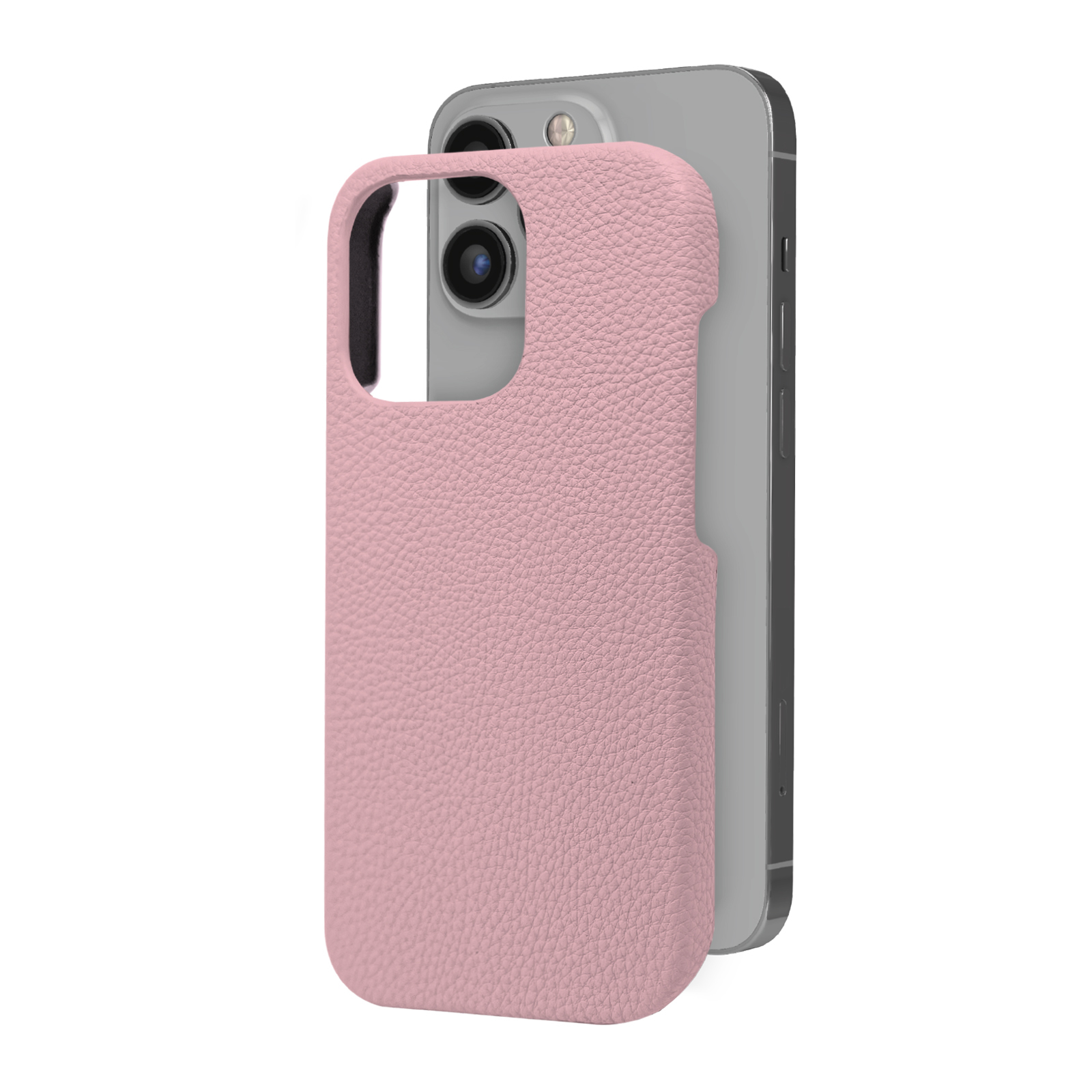 Un teléfono gris está detrás de una funda de cuero rosa texturizada sobre fondo blanco.