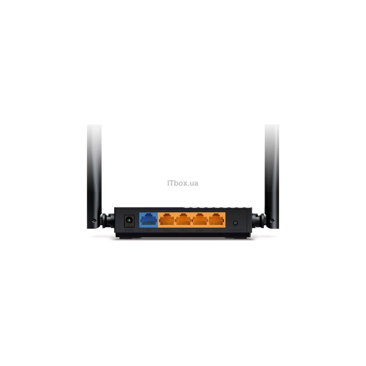 Rückseite eines schwarzen Routers mit zwei Antennen, Stromanschluss, blauen WAN- und vier gelben LAN-Anschlüssen.