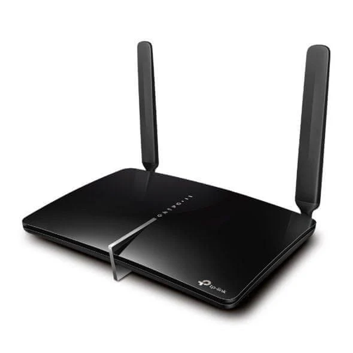 Router wireless TP-Link nero con due antenne verticali e accento argentato.