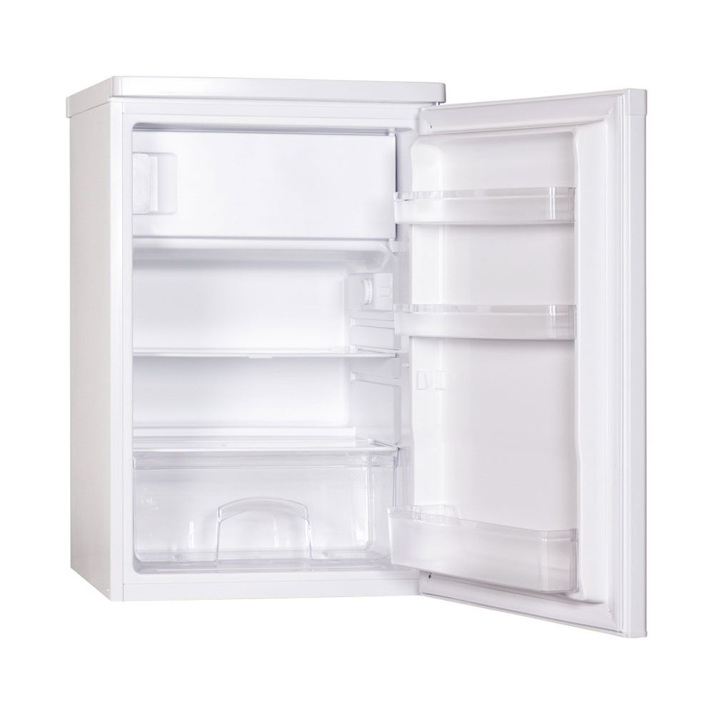 Un piccolo mini frigo bianco con la porta aperta, interno vuoto e ripiani.