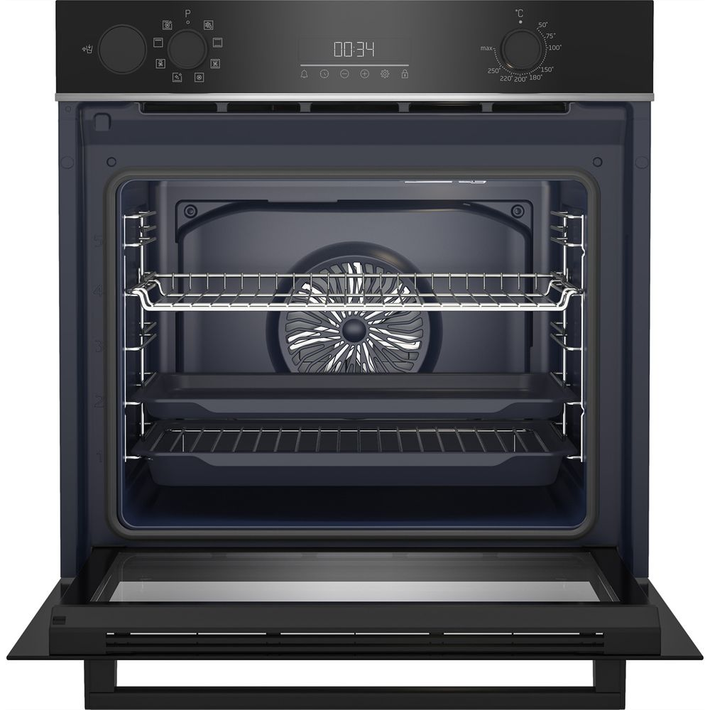 Un four encastrable bleu ouvert avec deux grilles, une plaque de cuisson et un écran.
