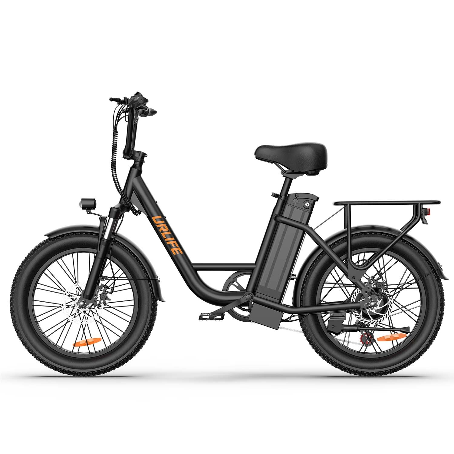 Una bicicletta elettrica nera con copertoni larghi, telaio ribassato, portapacchi e batteria integrata.