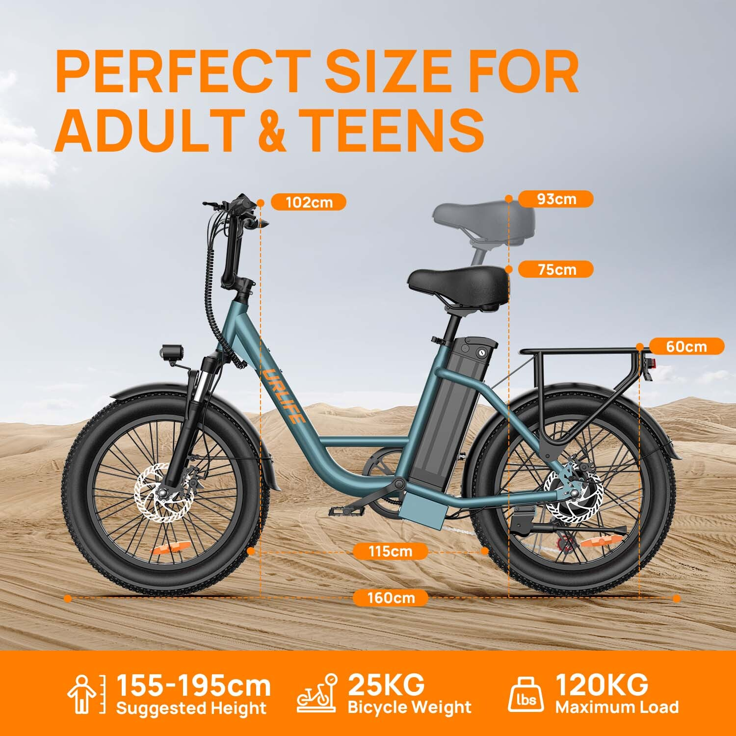 Una bici elettrica blu con pneumatici larghi sulla sabbia, con misure e testi.