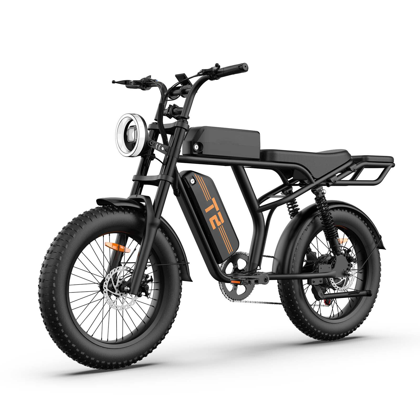 Una bici elettrica nera in stile ciclomotore con pneumatici larghi, faro tondo e logo T2 arancione sul telaio.