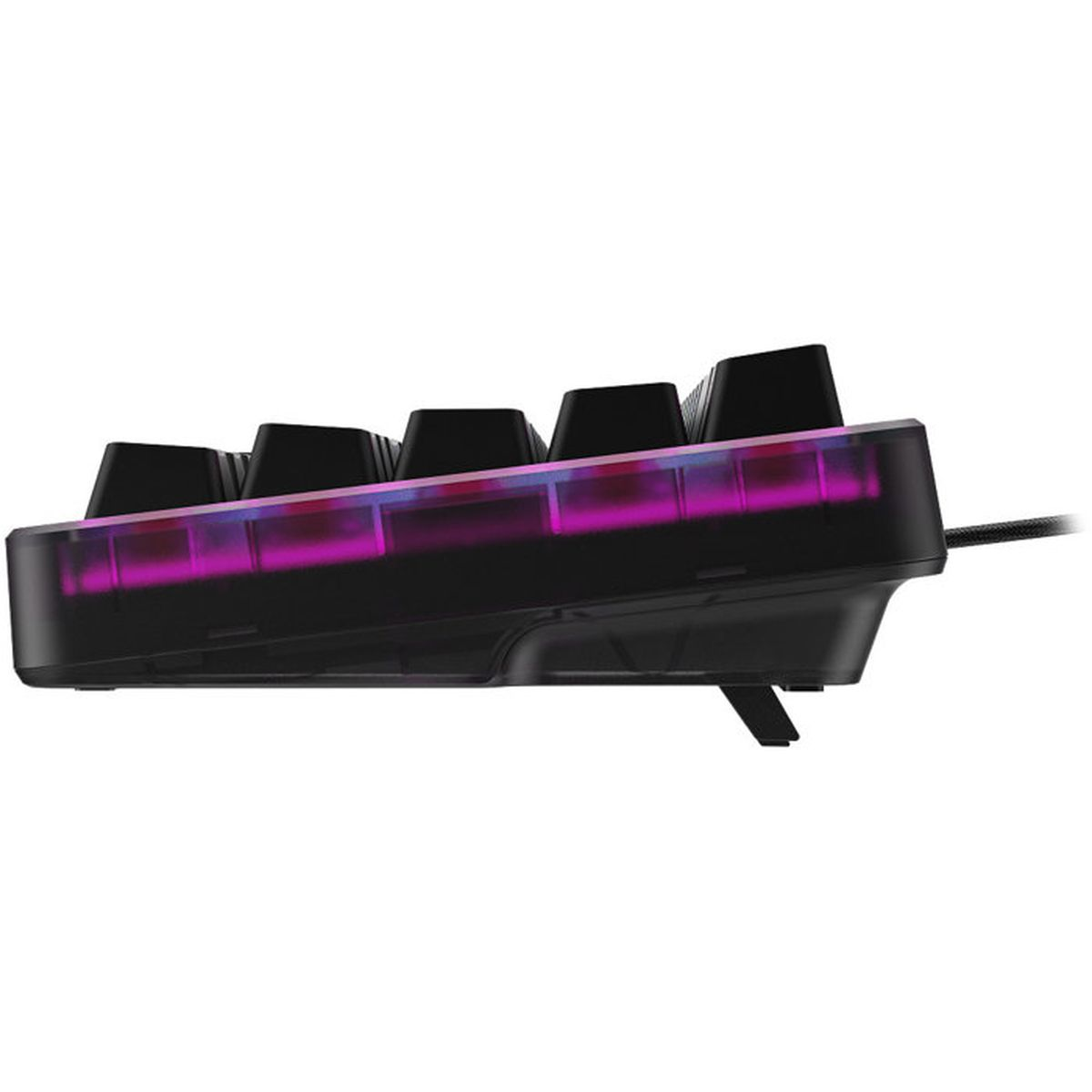 Seitenansicht einer schwarzen Gaming-Tastatur mit leuchtend violetter RGB-Hintergrundbeleuchtung auf weißem Hintergrund.