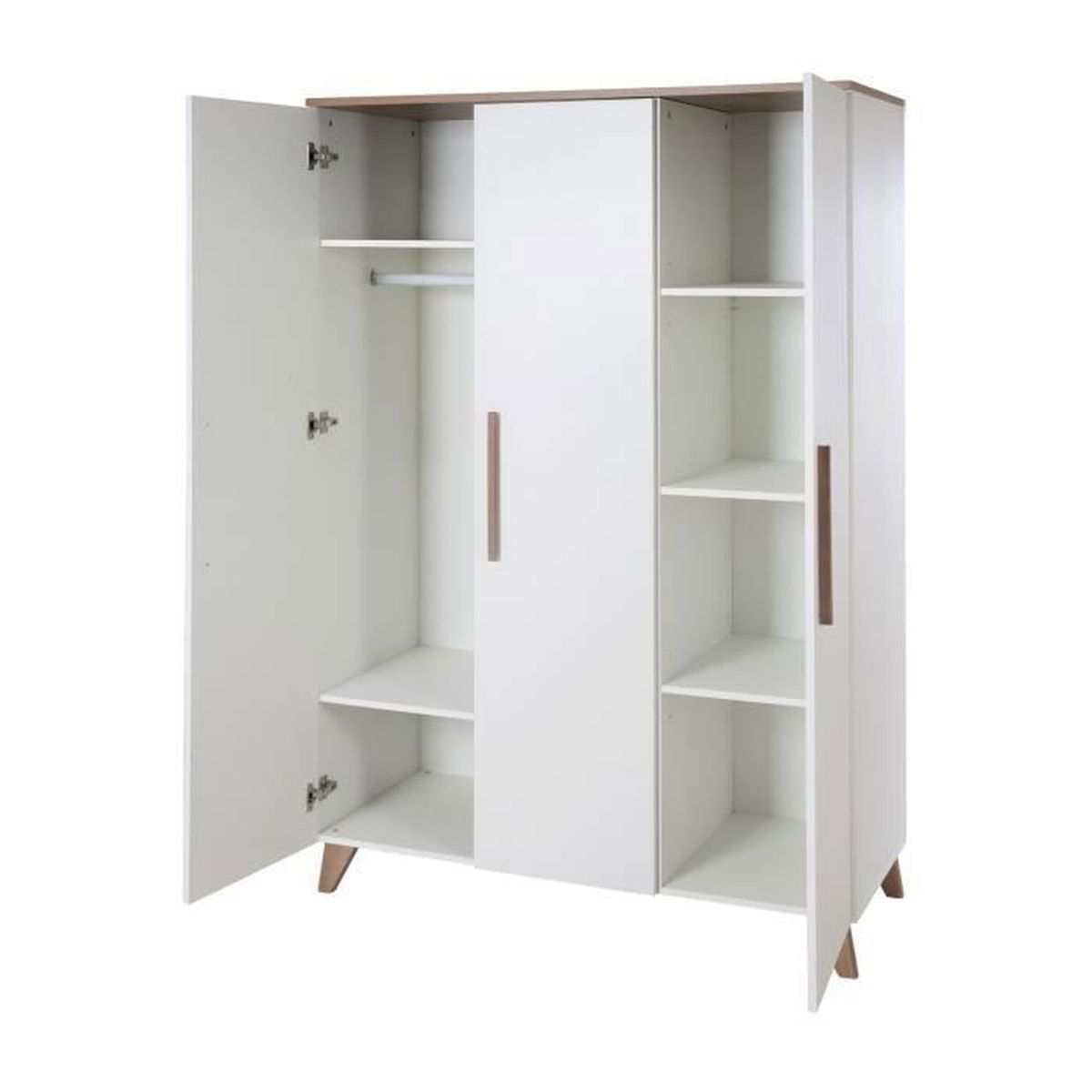 Ein weißer dreitüriger Kleiderschrank mit Holzplatte, Griffen und Beinen; linke Tür offen mit Regalen und Kleiderstange.