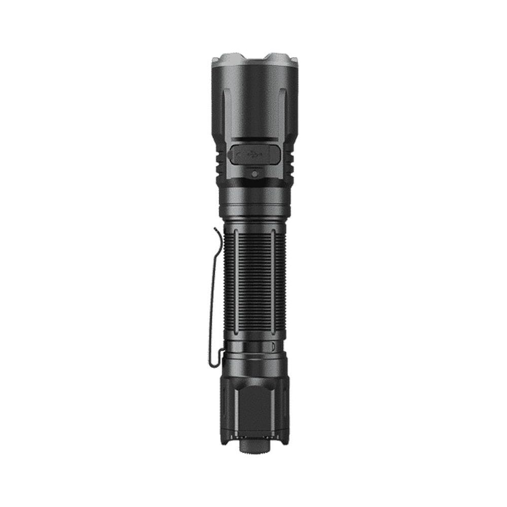 Une lampe de poche noire avec manche côtelé et clip, présentée debout sur fond blanc.