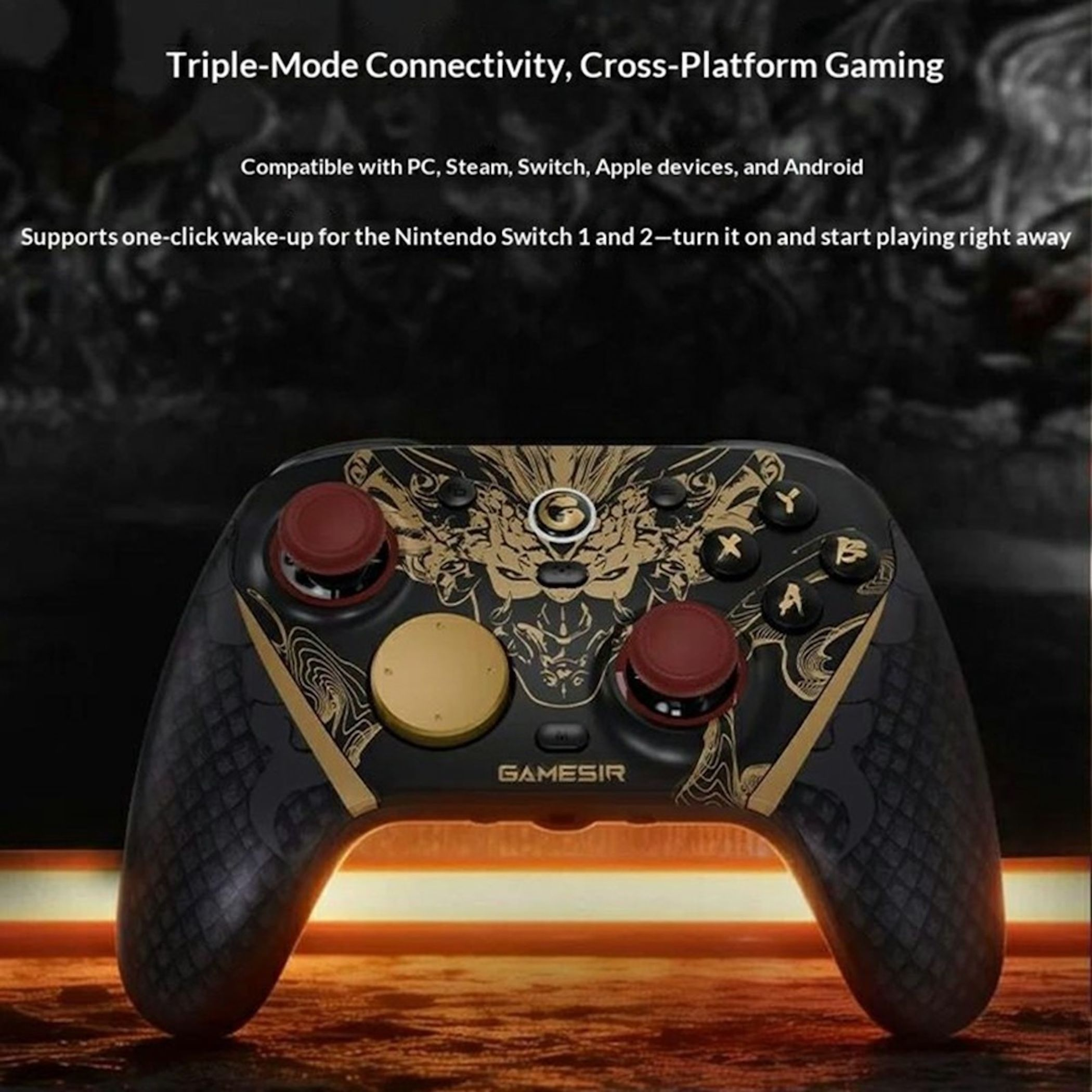 Ein GameSir Controller mit goldenen und schwarzen Drachenmustern, roten Joysticks und Text über Kompatibilität.