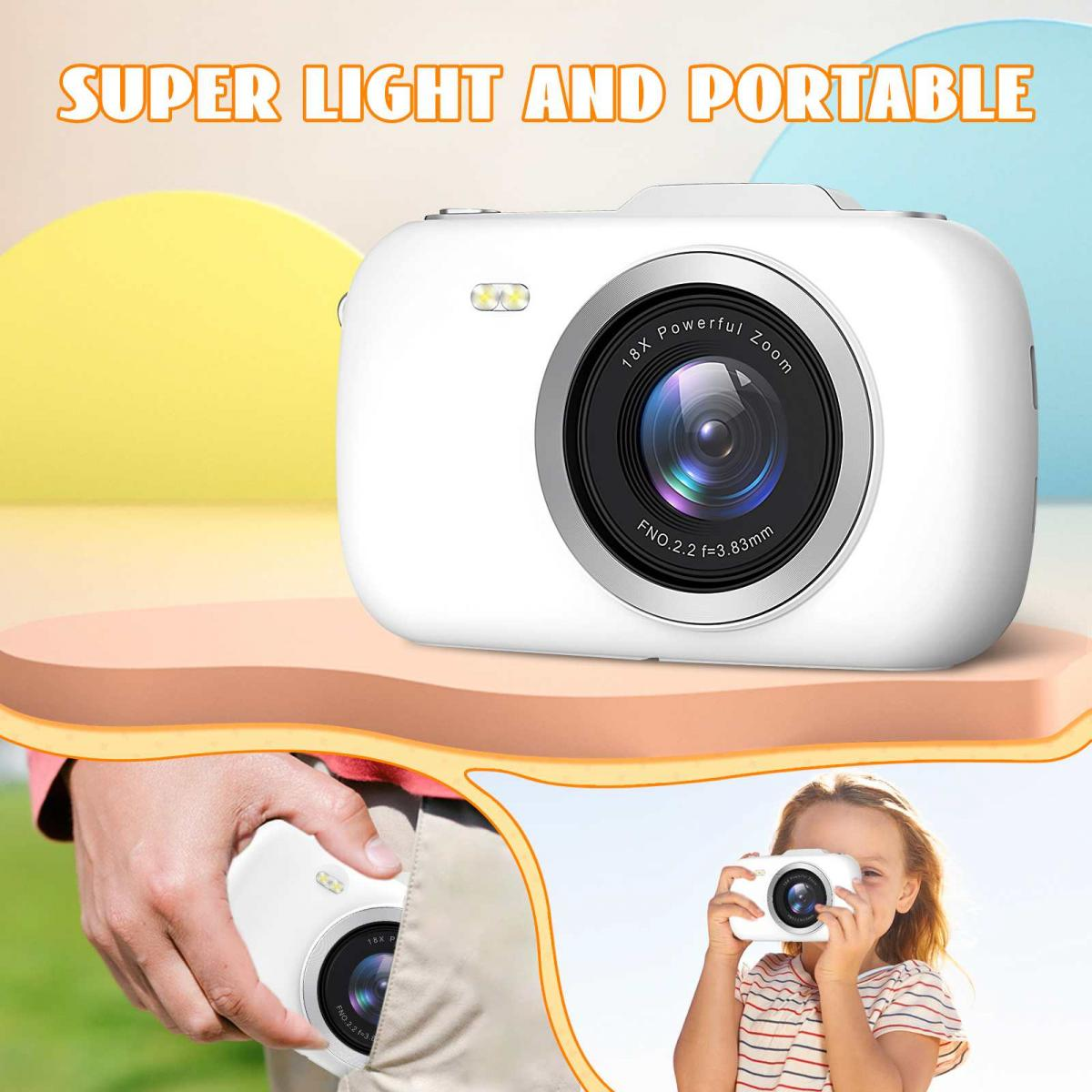 Eine kompakte weiße Digitalkamera mit Blitz, Zoom-Objektiv, einem Erwachsenen beim Verstauen und einem Kind beim Fotografieren.