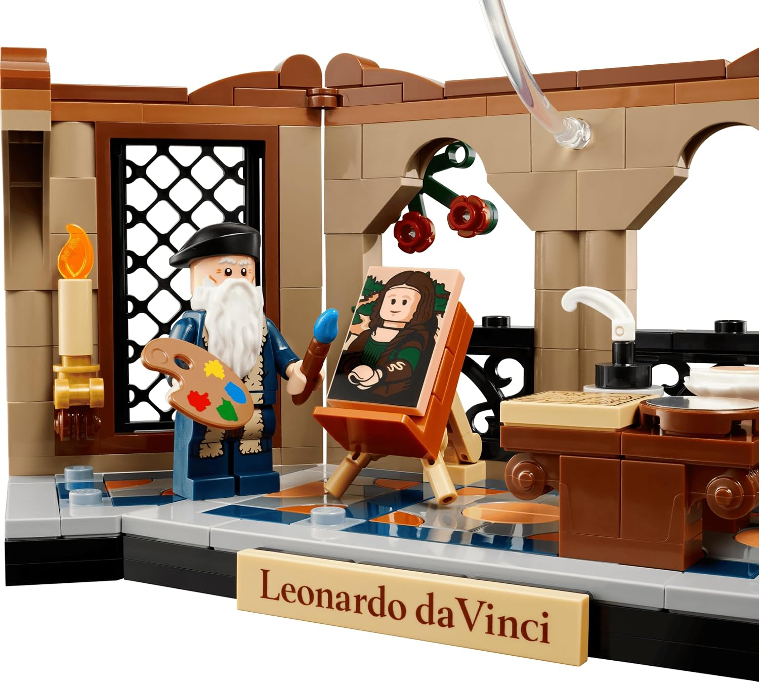 Lego-Figur von Leonardo da Vinci mit einer Palette vor seiner Mona Lisa.