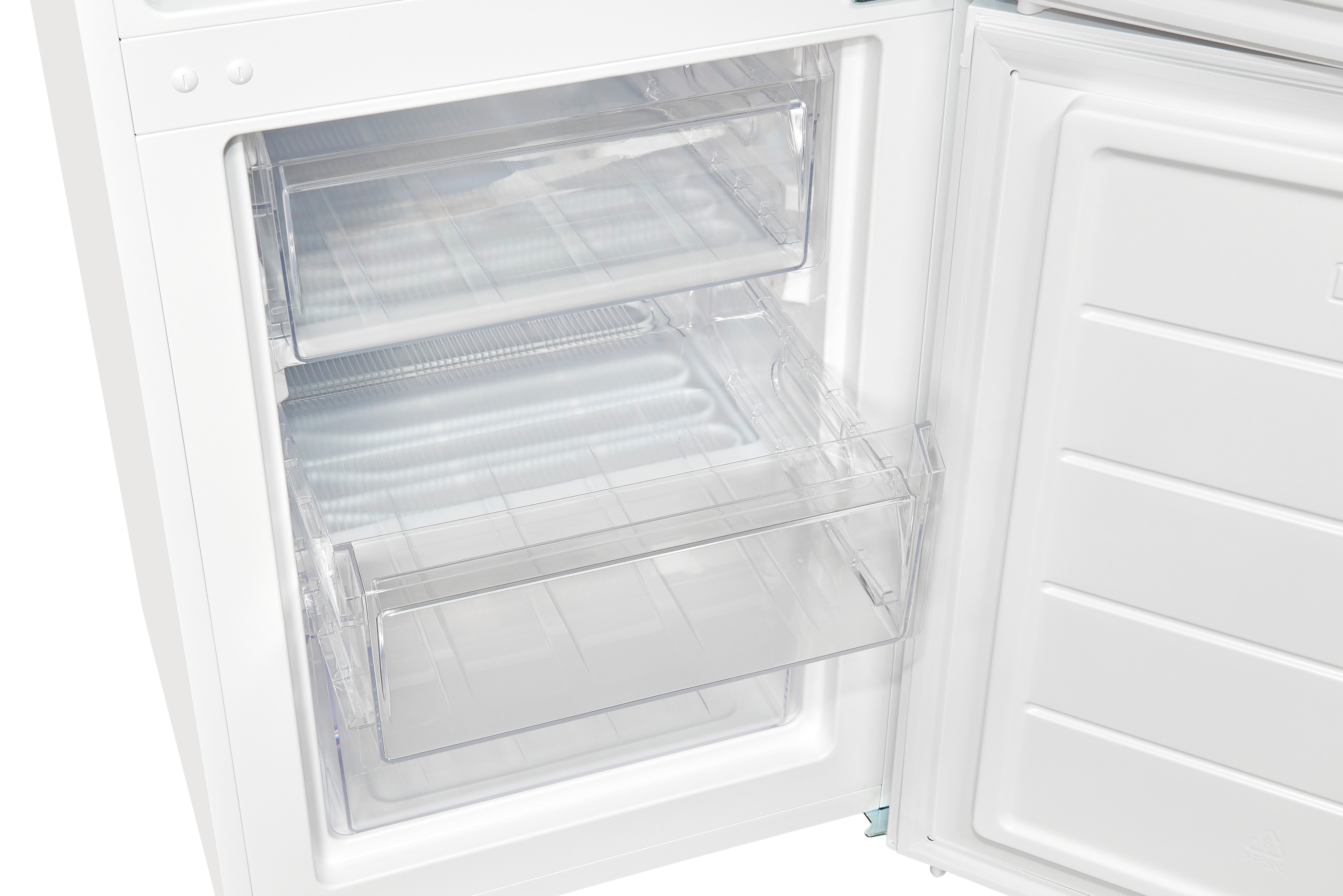 Offener weißer Gefrierschrank mit zwei transparenten Kunststoffschubladen.