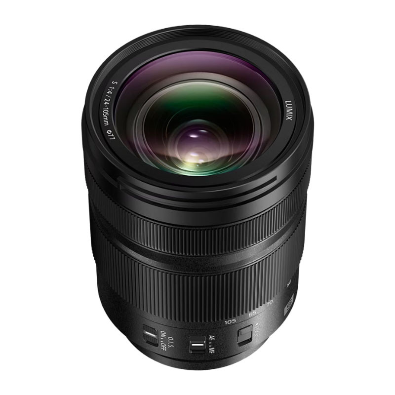 Ein schwarzes Lumix 24-105mm Kameraobjektiv von oben, mit sichtbaren Schaltern und Glasreflexionen.