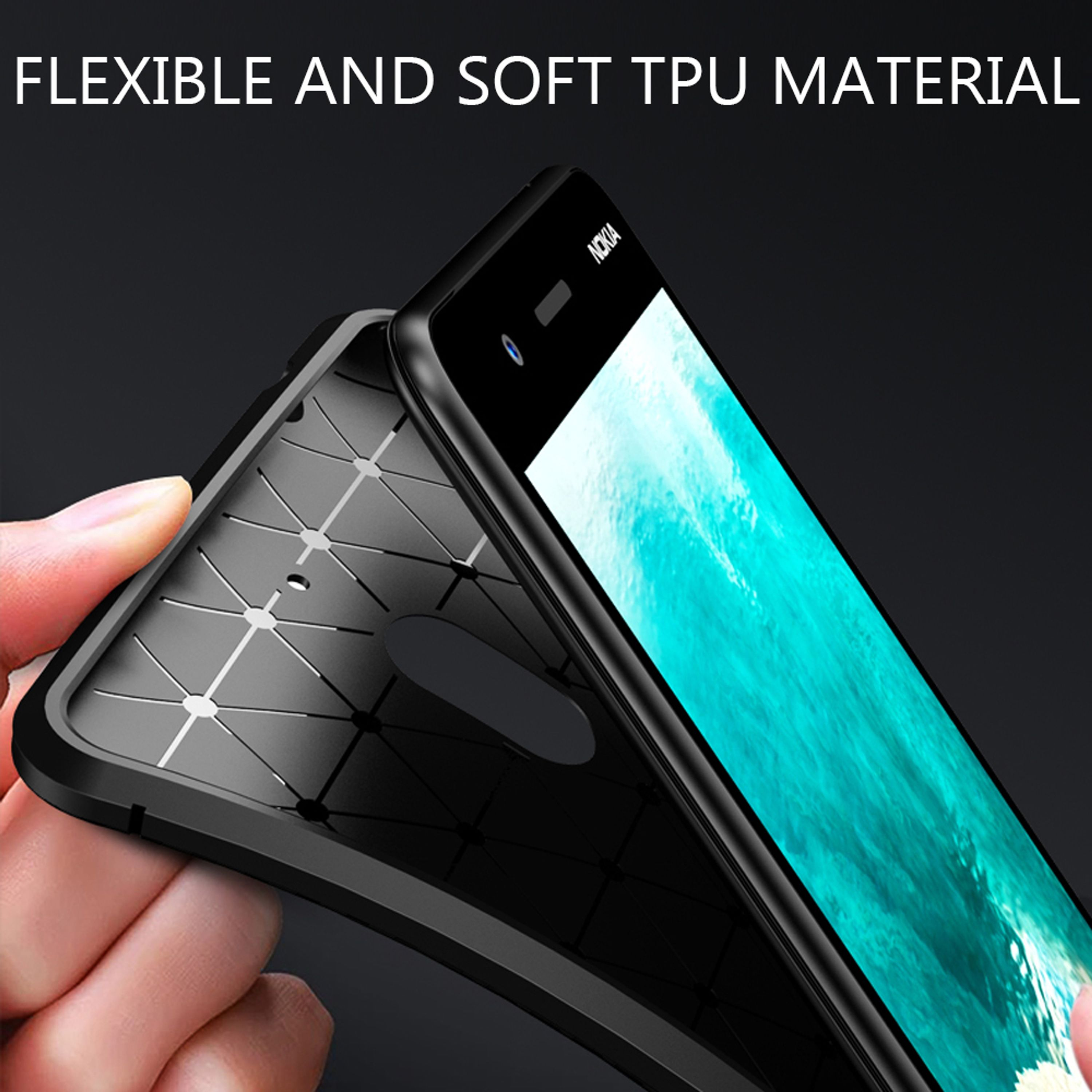 Eine Hand biegt eine schwarze, flexible TPU-Handyhülle neben einem Nokia-Smartphone vor dunklem Hintergrund.