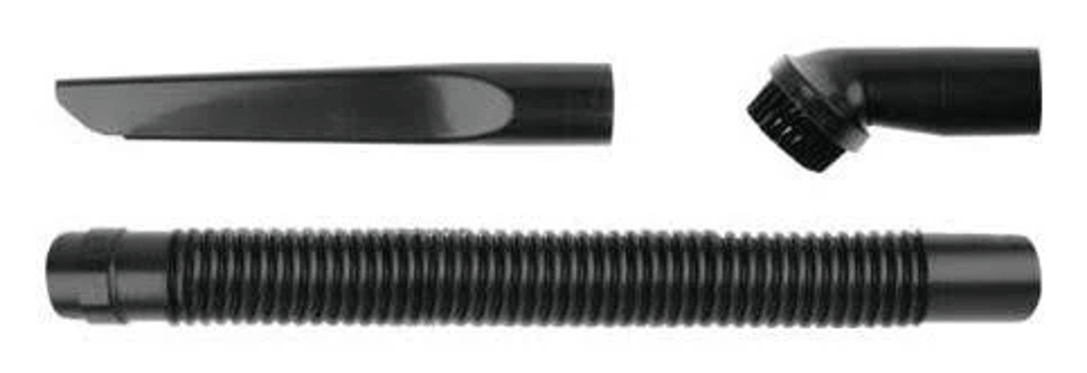 Tre accessori neri per aspirapolvere tra cui un tubo flessibile lungo, una bocchetta per fessure e un piccolo pennello su sfondo bianco.